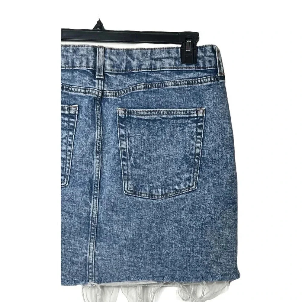 1560. WILD FABLE DENIM MINI LENGTH SKIRT CUTOFF FRAYED HEM SIZE 14 MEDIUM WASH‎ - Picture 6 of 7